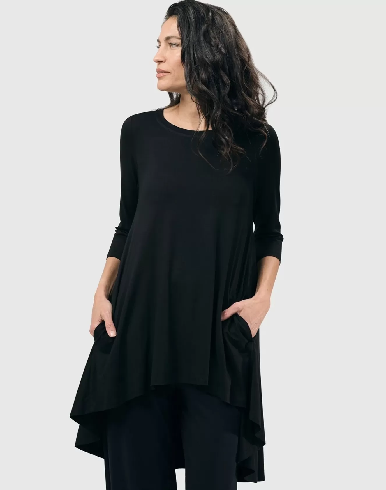 * Tunics>Alembika. Essential Swing Top. Black-Black