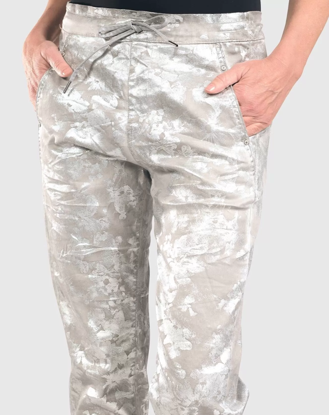 * Pants>Alembika. Iconic Stretch Jeans. Floral. Silver