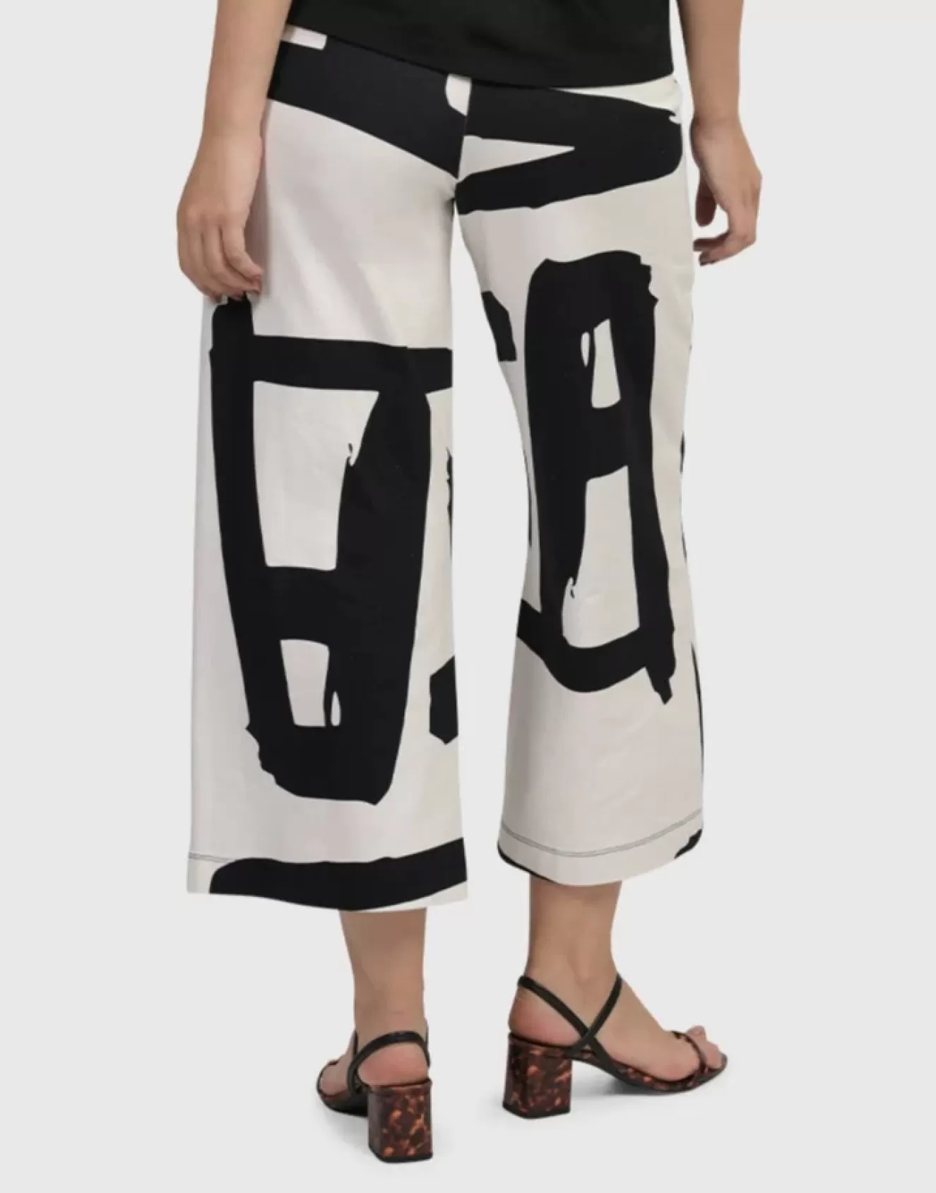 * Pants>Alembika. Urban Edge Wide-Leg Pants. Black-White-2