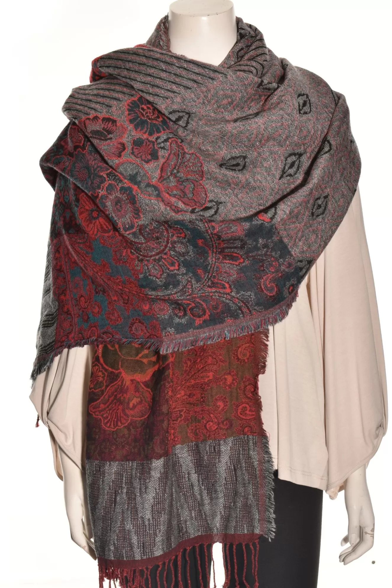 * Asian Eye>Asian Eye. Altamira Shawl/Scarf.