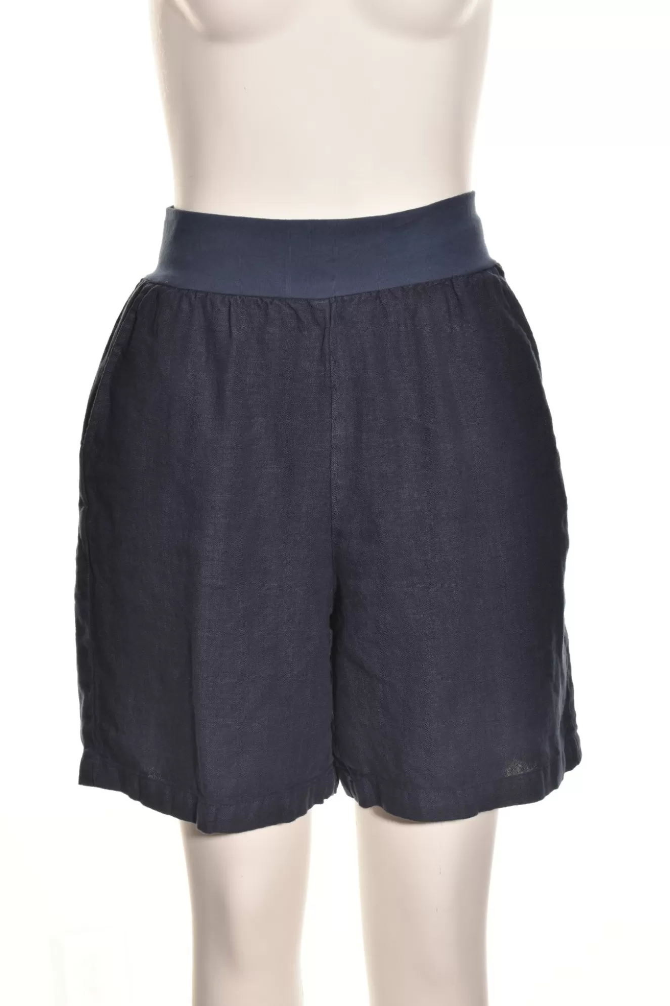 * Shorts>Cut Loose. Solid Linen Walking Short. Nightsky