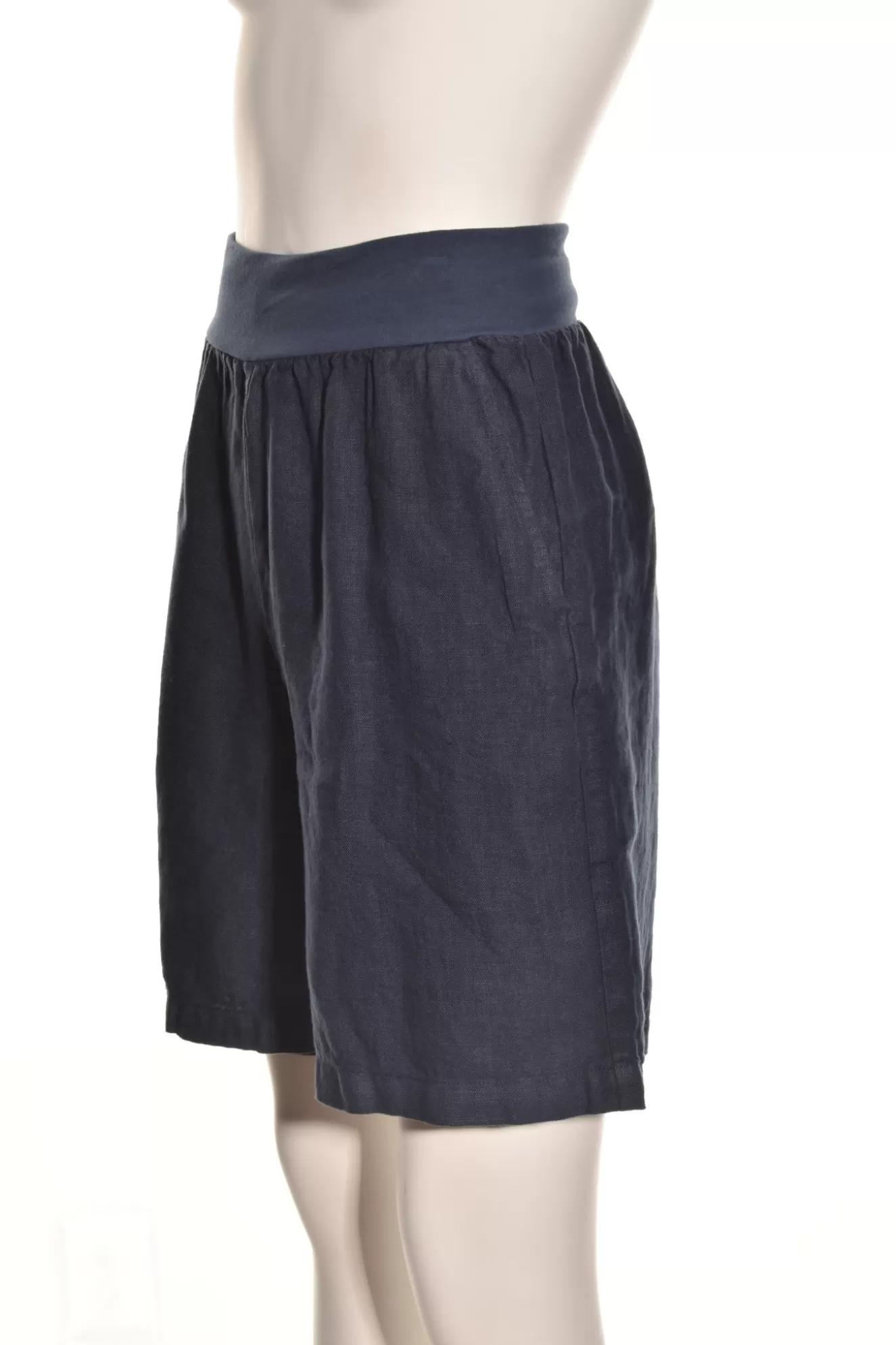 * Shorts>Cut Loose. Solid Linen Walking Short. Nightsky