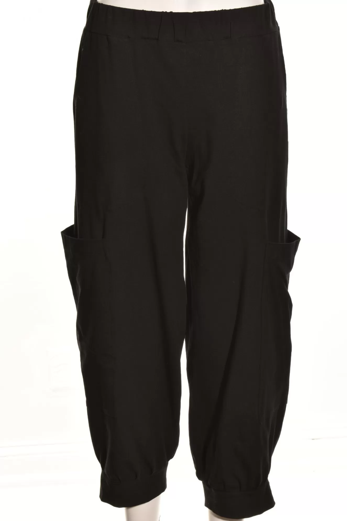 * Pants>Flutter. Beth Pant. Black