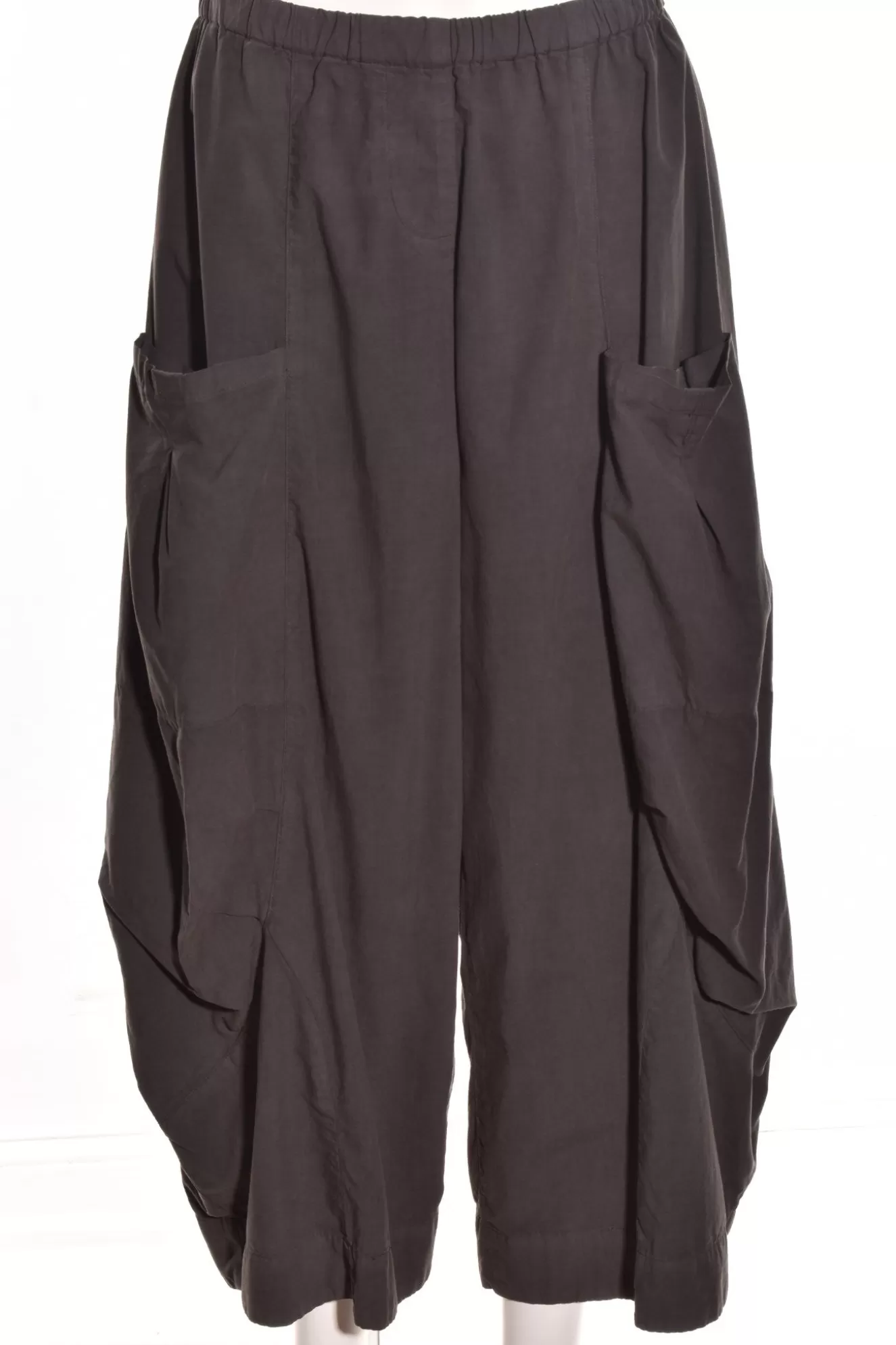 * Pants>Gerties. Eleven Stitch Design. Double Pocket Pant. Charcoal