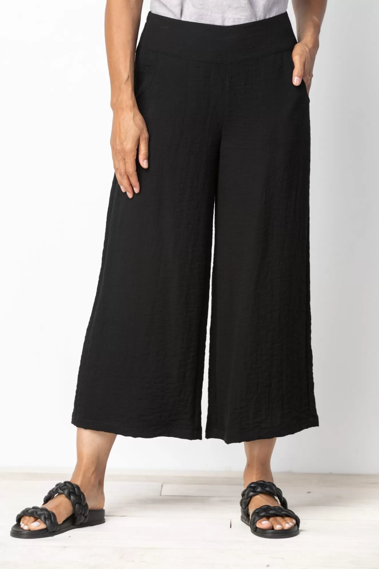 * Pants>Habitat. Pucker Weave Flat Front Flood Pant. Black