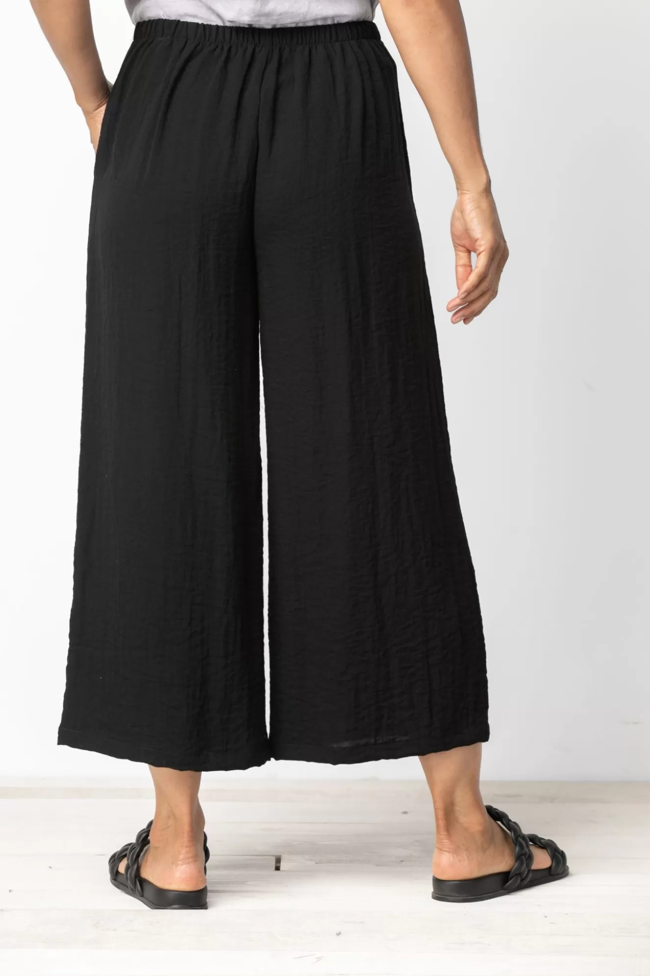 * Pants>Habitat. Pucker Weave Flat Front Flood Pant. Black