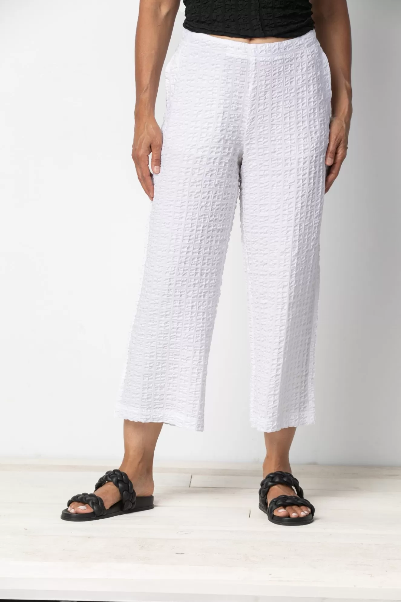 * Pants>Habitat. Pucker Weave Flat Front Flood Pant . White