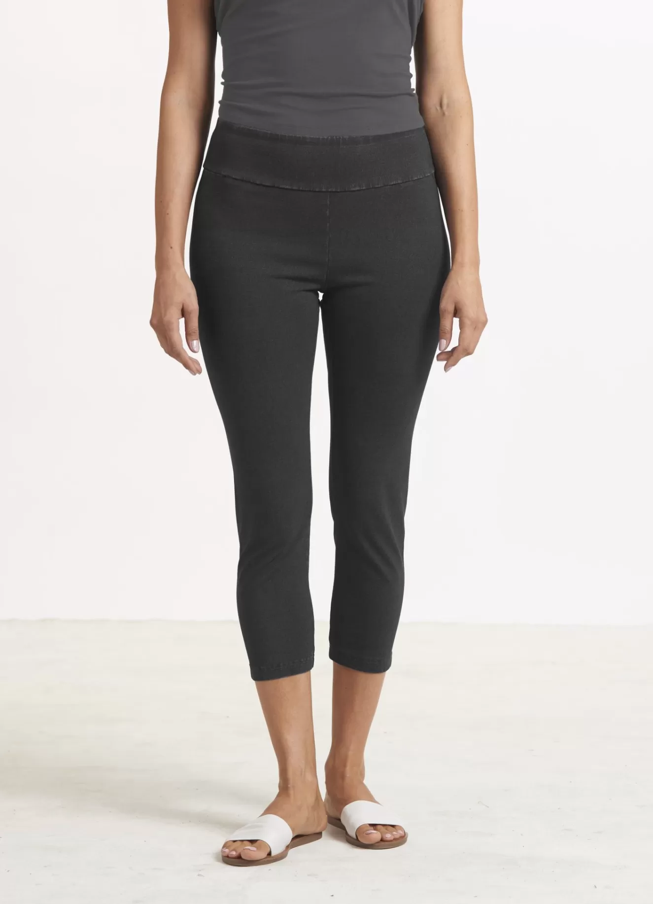 * Pants>Habitat. Stone Wash Cotton Stretch Crop Pant In . Black