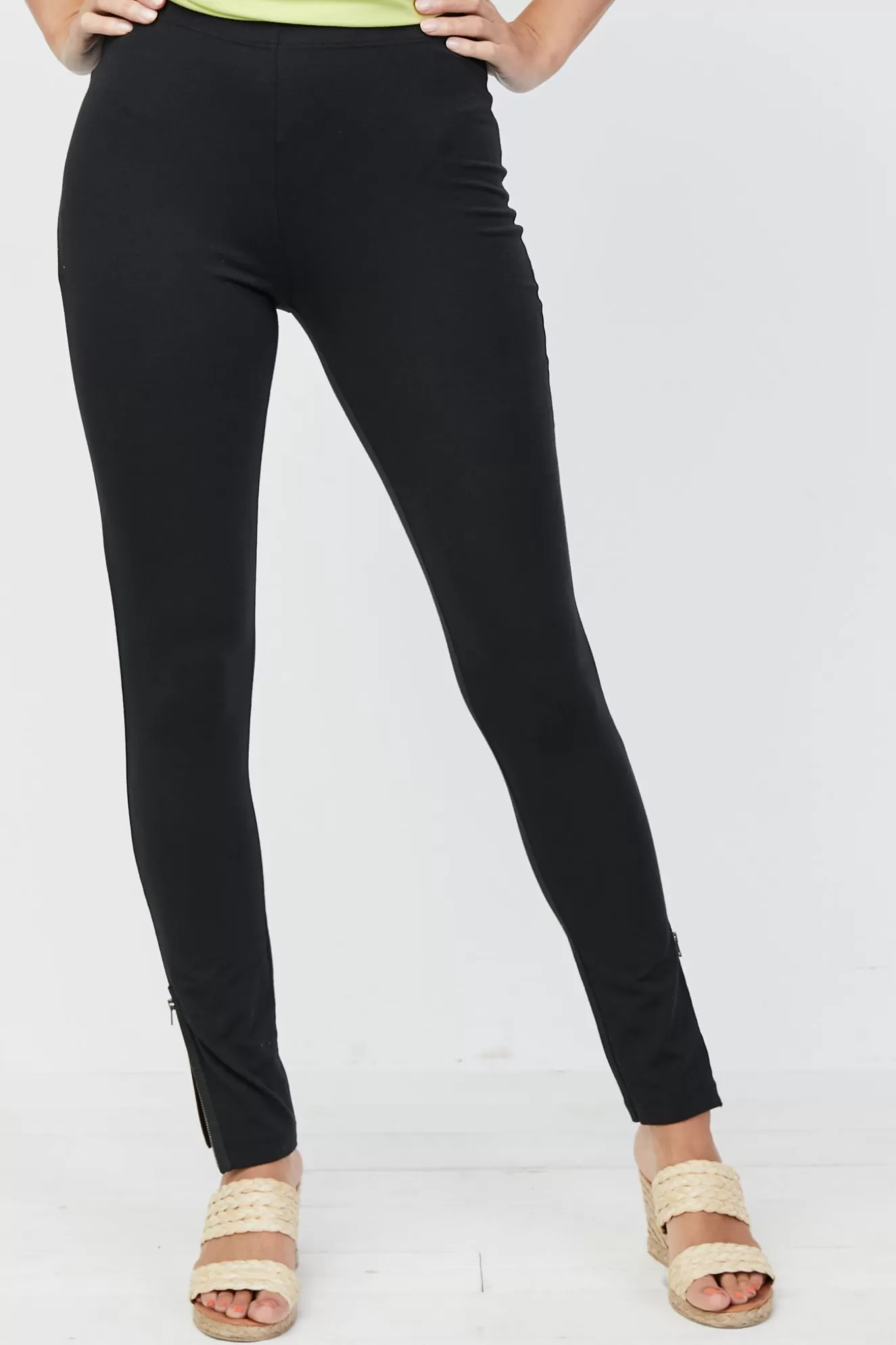 * Leggings>Liv. By Habitat. Everywhere Legging With Zipper. Black