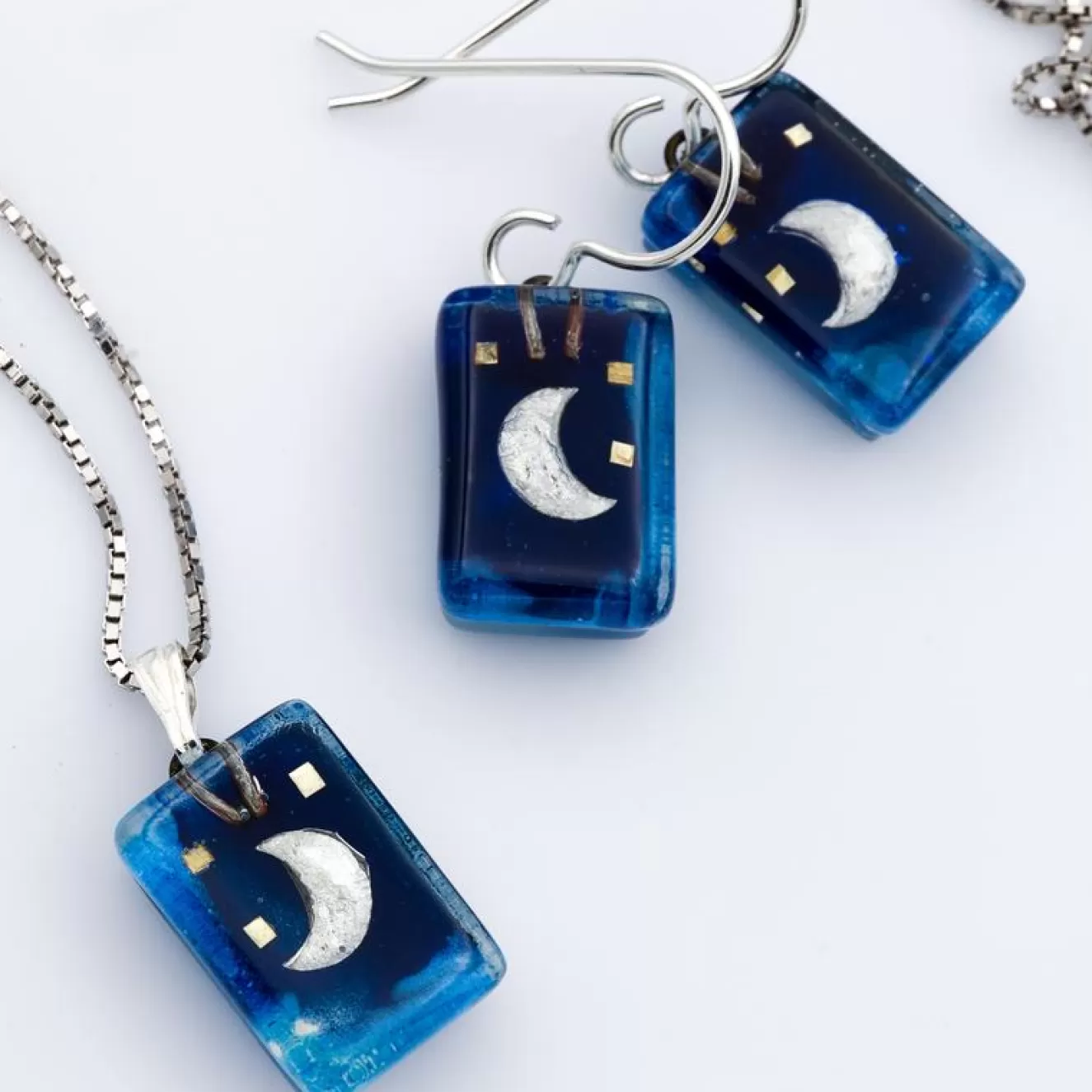 * Gifts>Momo. Blue Moon Charm Set.