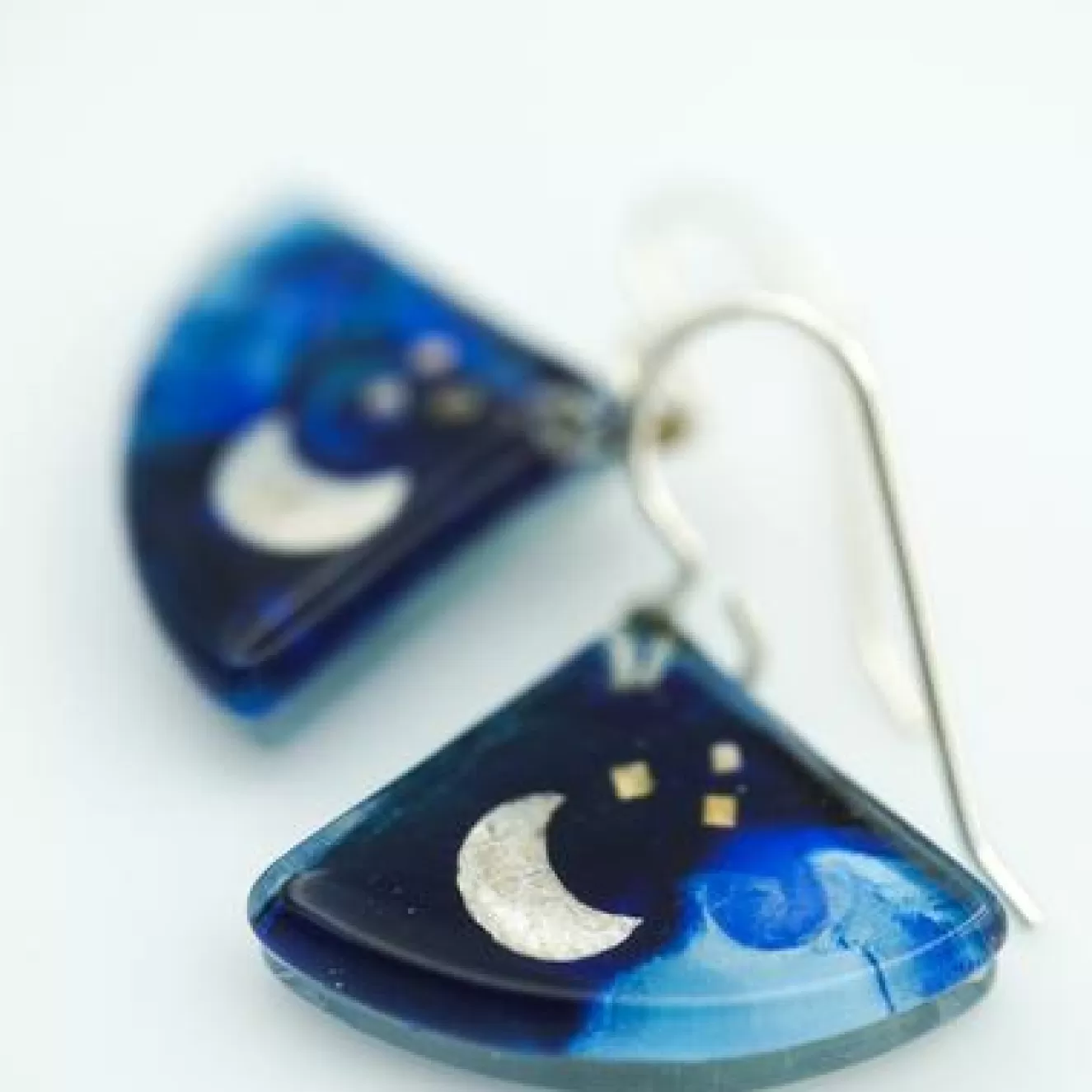 * Gifts>Momo. Earrings. Blue Moon Fans. Bluemoon