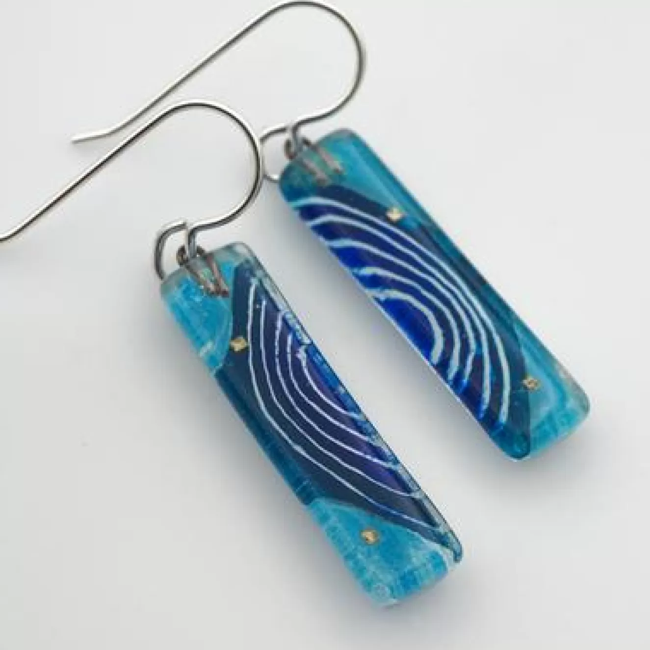 * Gifts>Momo. Earrings. Deep Blue Mesmer Medium Bars.