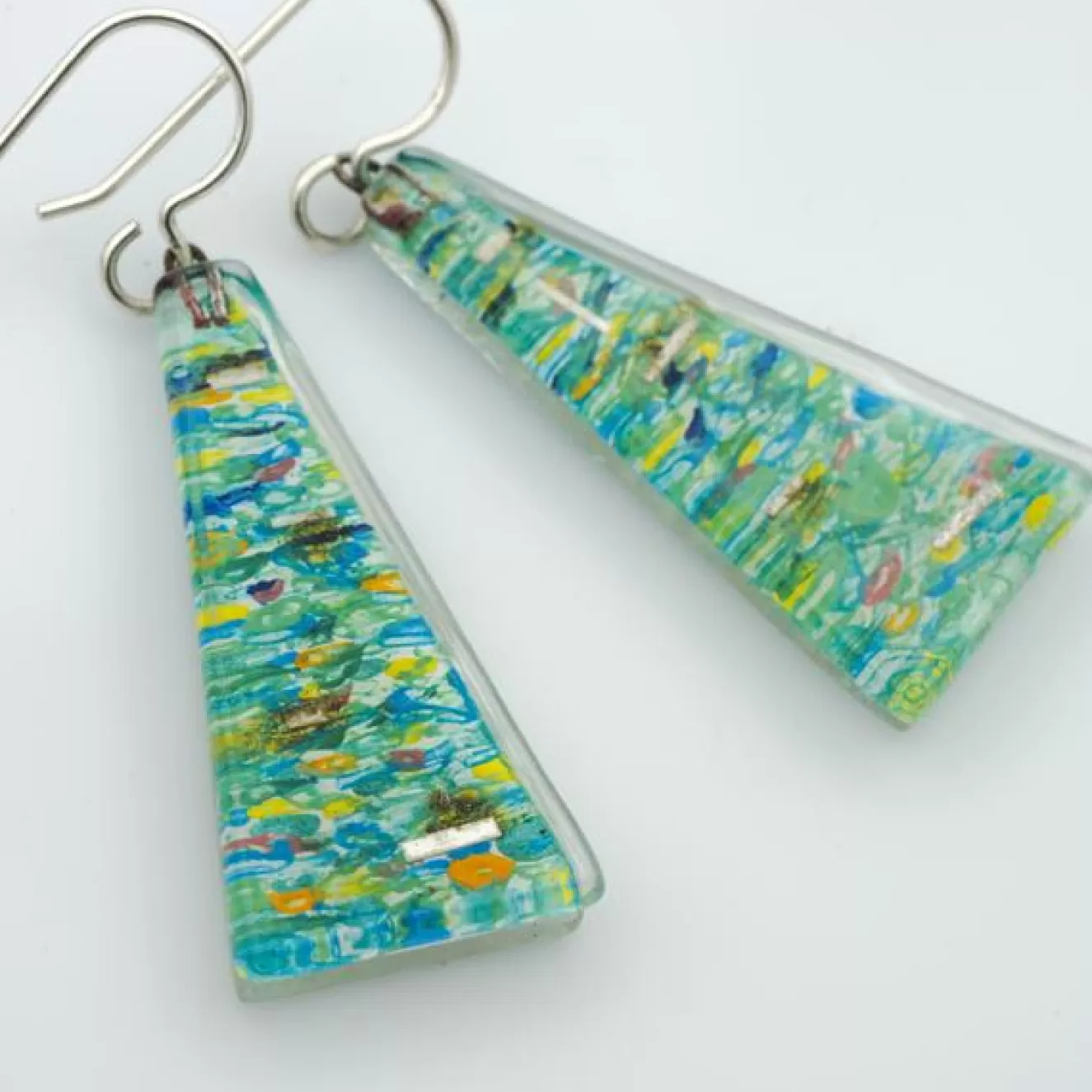 * Gifts>Momo. Earrings. Seine, Large Triangles. Monet