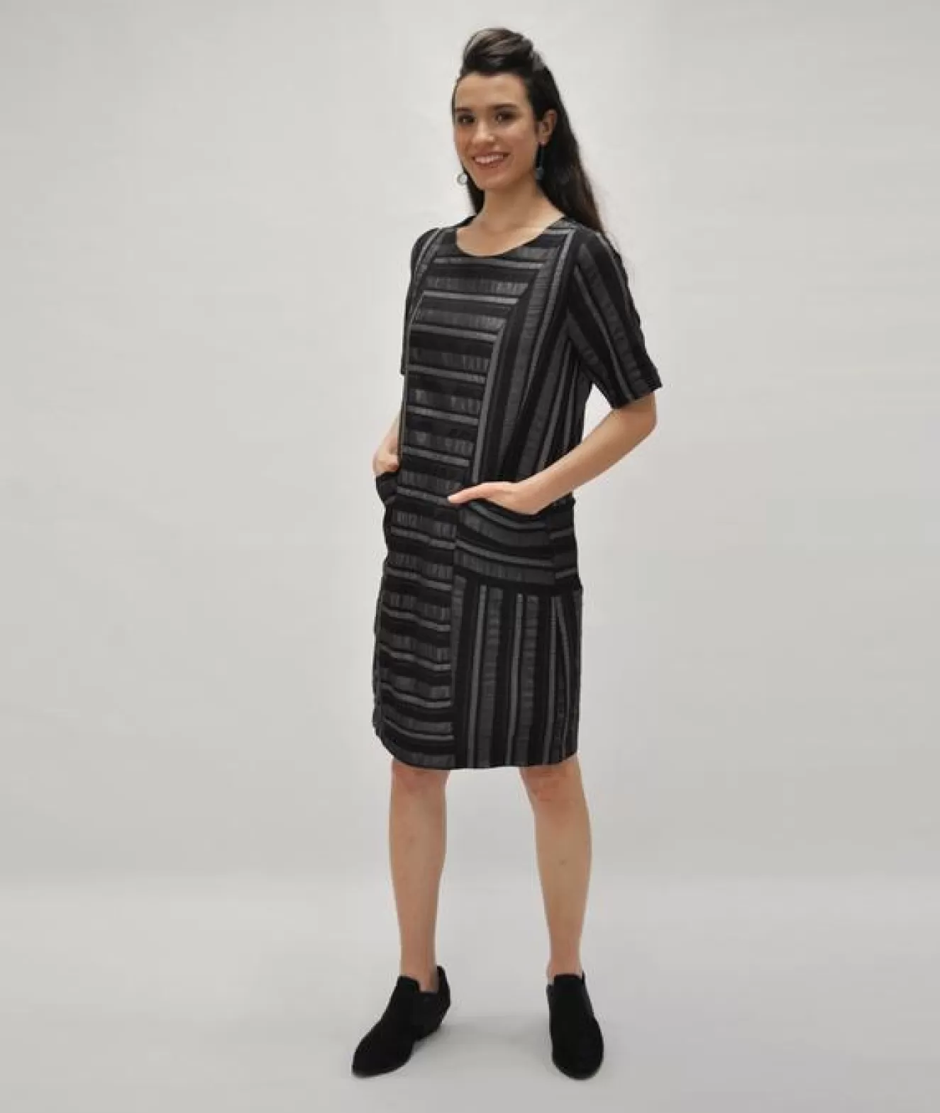 * Boutique-Style Dresses>Niche. Friday Dress. Black-Silver