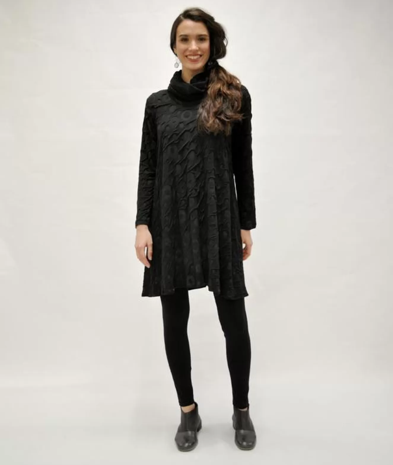 * Tunics>Niche. Live Oak Tunic. Cozy Dot Knit. Black