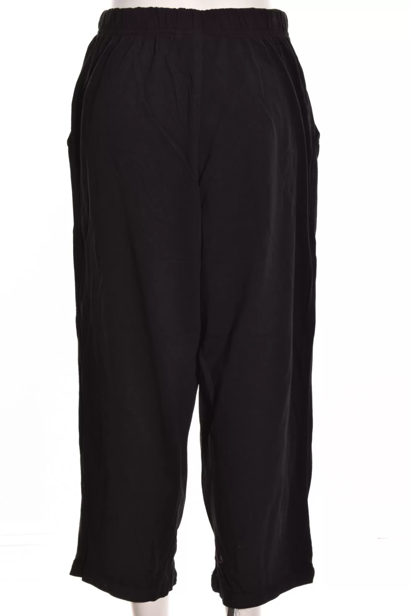 * Pants>Prairie Cotton. Crop Pant. Black