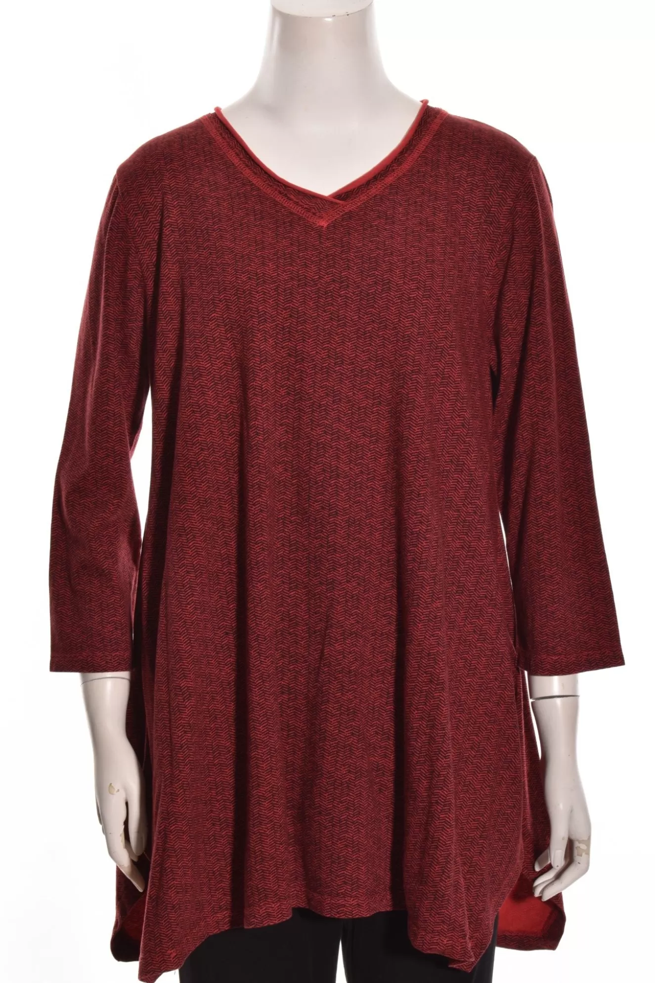 * Tunics>Prairie Cotton. Relaxed 3/4 Sleeve A-Line Tunic In Houndstooth. Scarlet