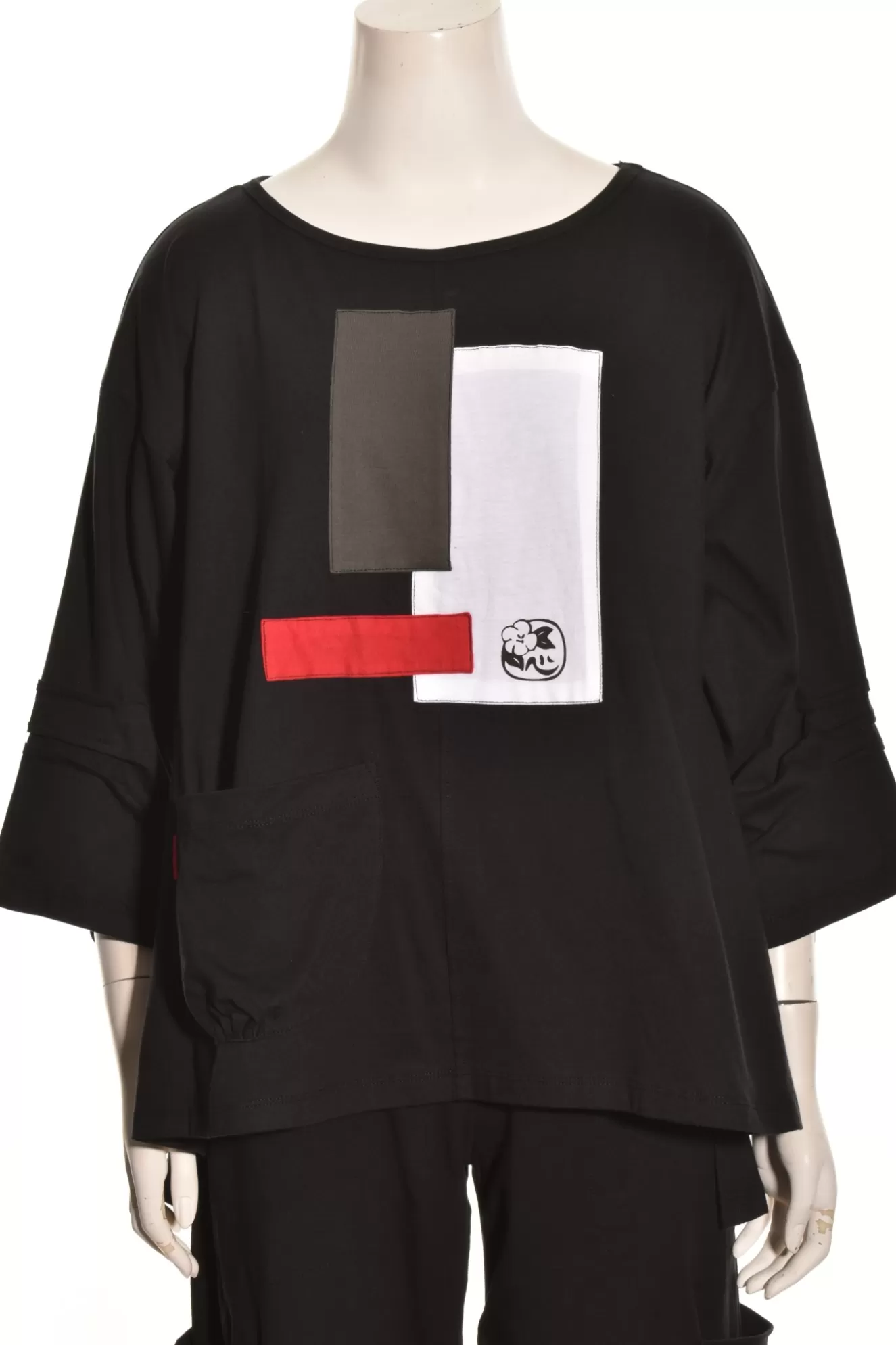 * Tees>Yasuko. Patch Peated Blouse. Black